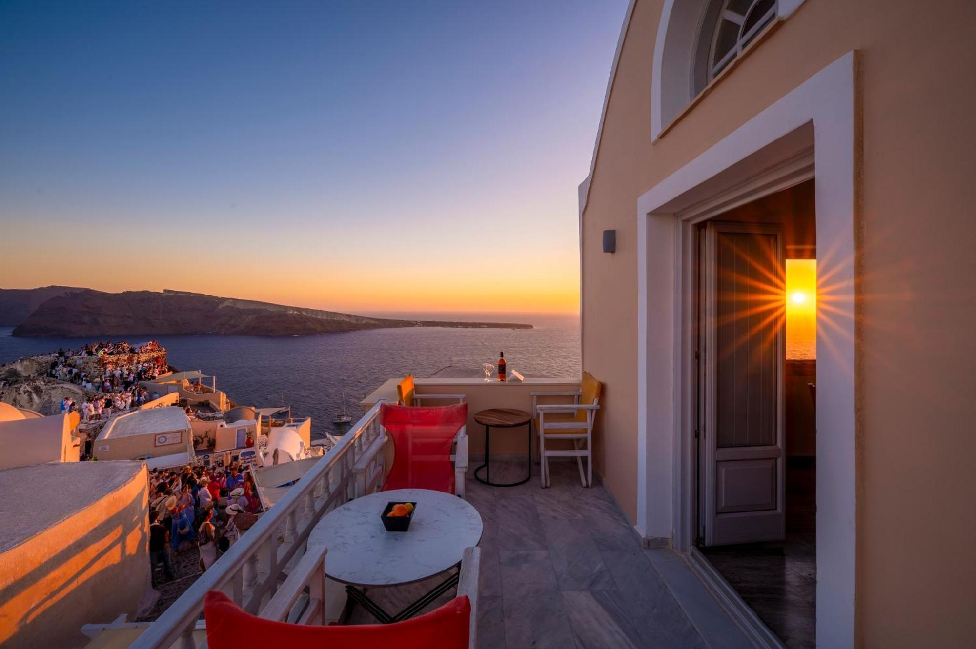 Sole D'Oro Sunset & Caldera View Grand Suite Oía Exterior photo