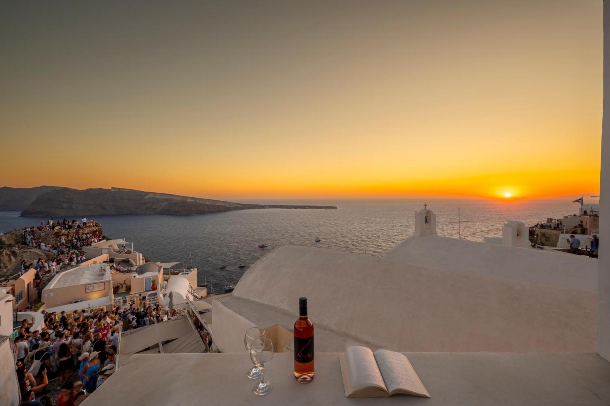 Sole D'Oro Sunset & Caldera View Grand Suite Oía Exterior photo